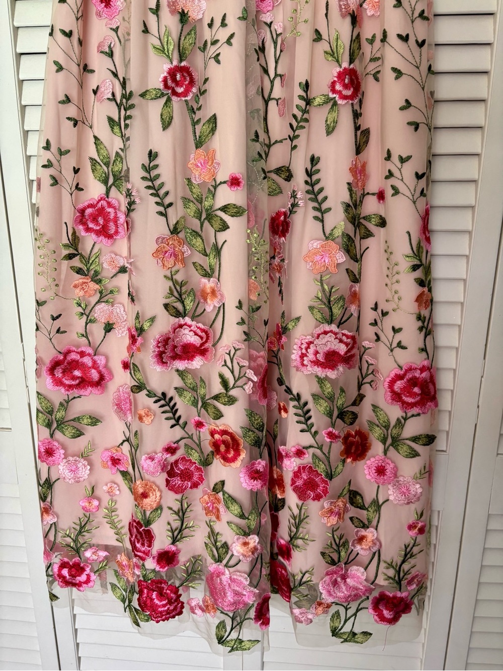 NWT Petal & Pup Mirabel Floral Embroidered Midi Dress Size Small - Picture 8 of 10